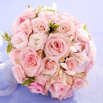 Букет невесты из роз, орхидей и эустом